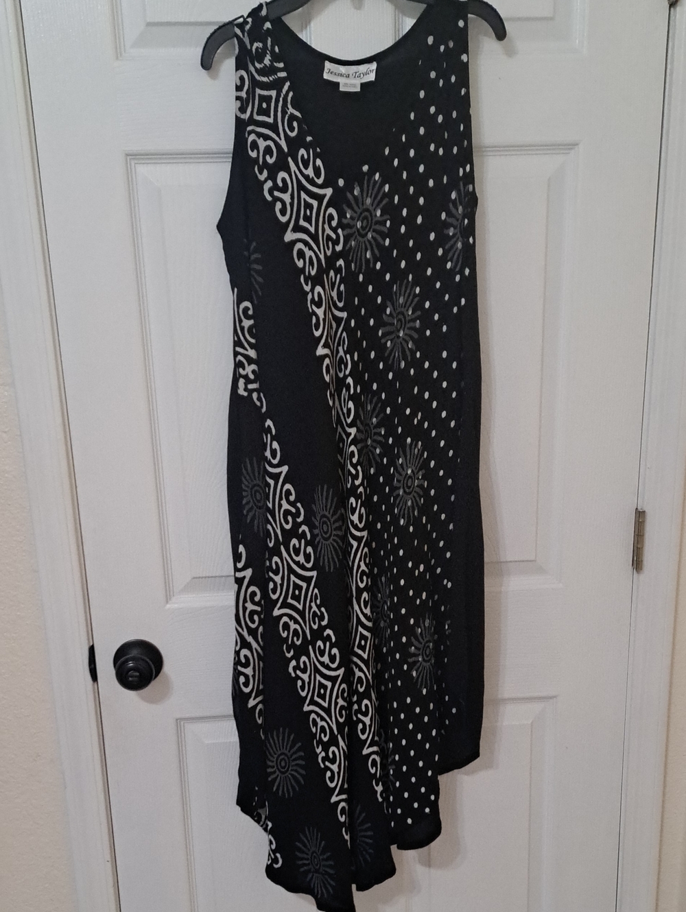 Sleeveless Asymmetrical Black & White Patterned Dress